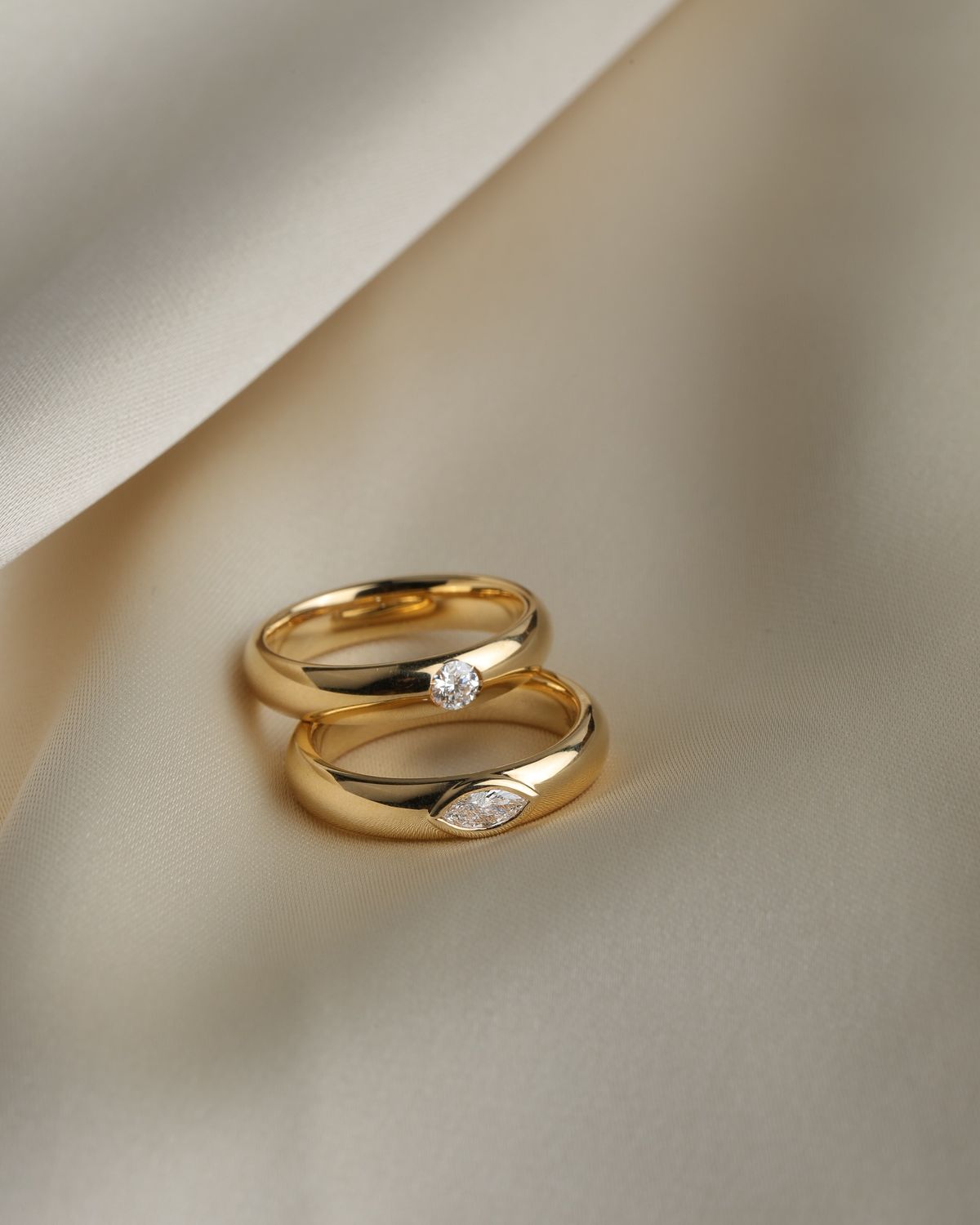 Elegant Matching Couple Rings Set