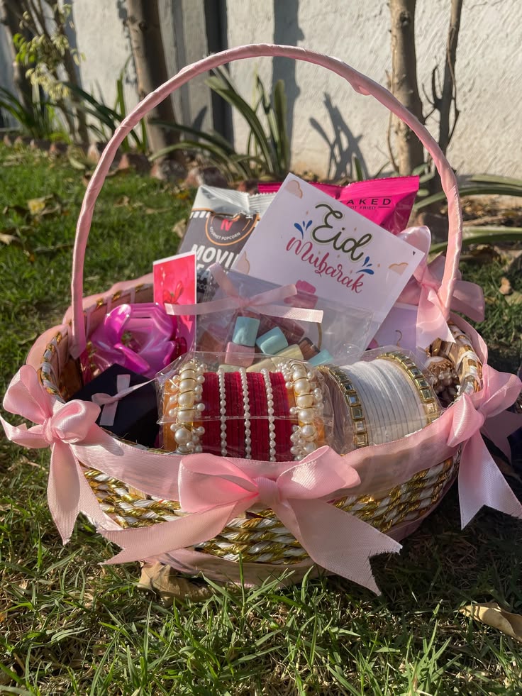 Customize Eid Mubarak Basket in Just 3000