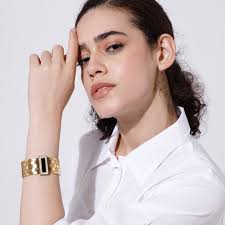 Black Gem Gold Gala Cuff