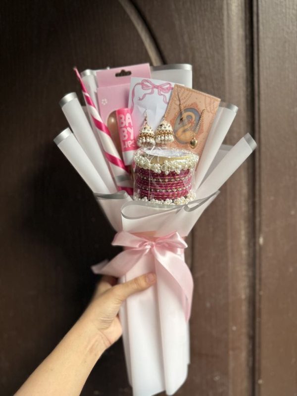 Elegant Jewelry Gift Bouquet – Customised Surprise Gift